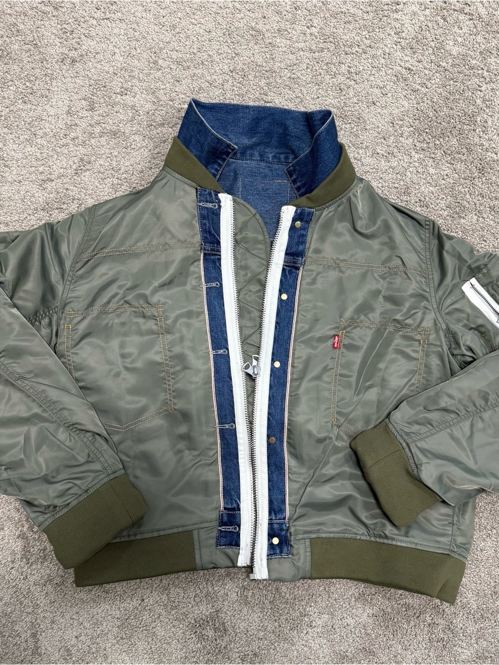 Levi's Sacai Colab Men's Blue reversible Denim Trucker Jacket with Olive lining - Picture 6 of 7